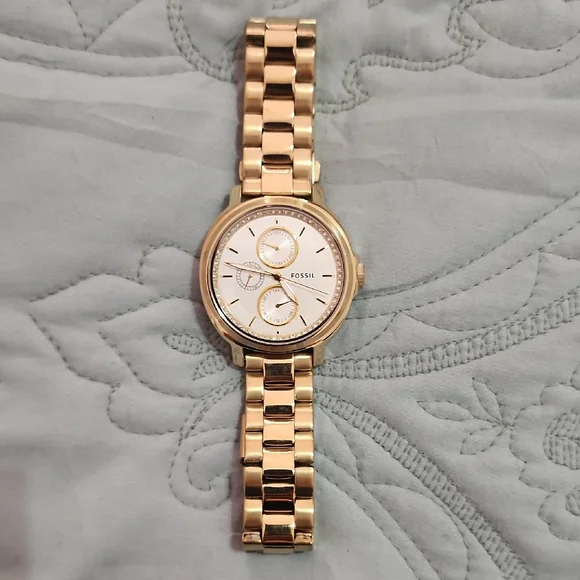 Fossil | Accessories | Fossil Goldtone Watch With White Dial  display picture 1